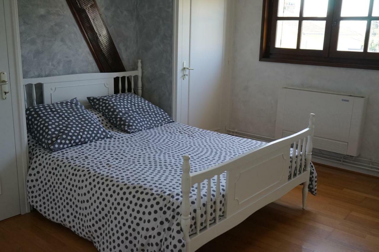 Les Roses De Rita Apartment Boisset-les-Montrond Luaran gambar